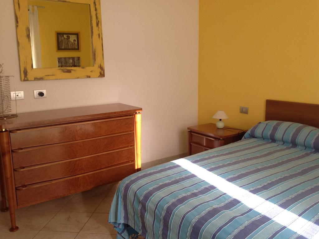 Hotel Gli Ulivi Орозеи Екстериор снимка