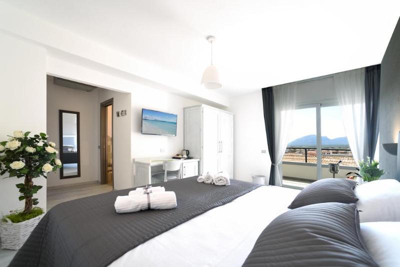 Hotel Gli Ulivi Орозеи Екстериор снимка